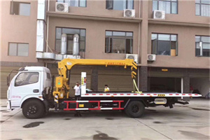 峡江附近汽车轮胎更换